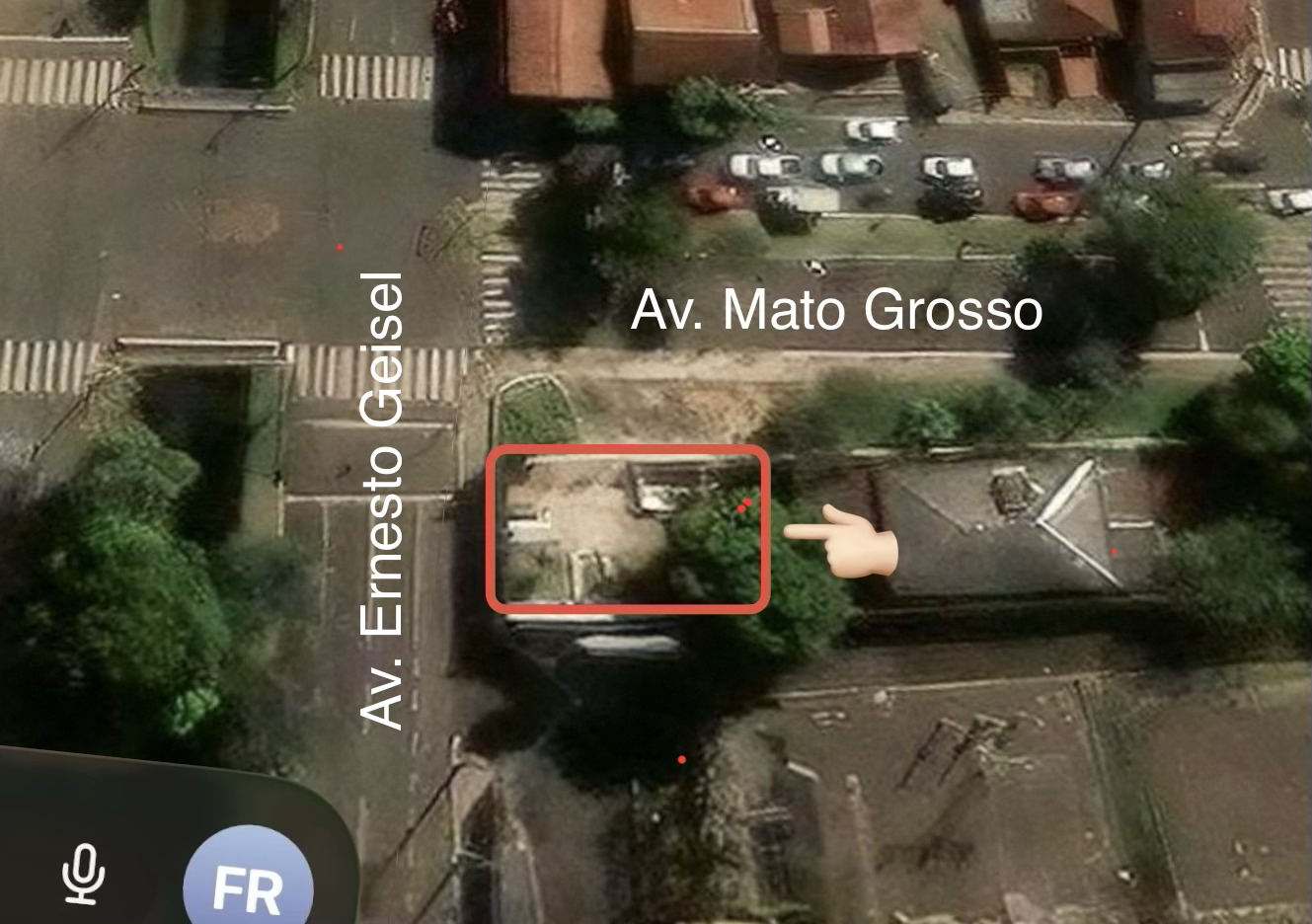 Vista aérea do lote na esquina da Av. Ernesto Geisel com Av. Mato Grosso, com o terreno demarcado